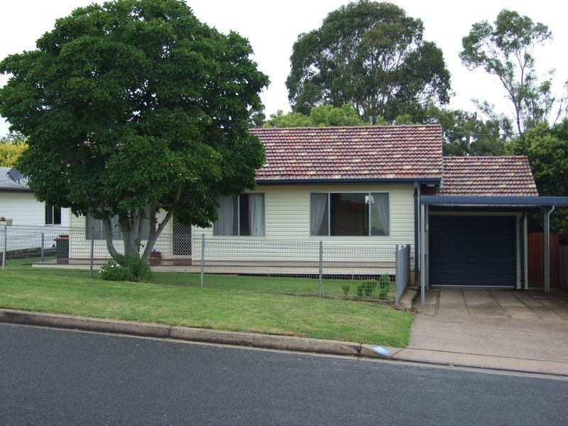 17 Norman Avenue, Bega NSW 2550