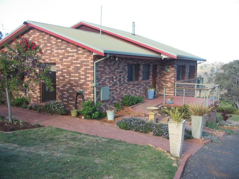 72 Gillcrest Drive, Bega NSW 2550