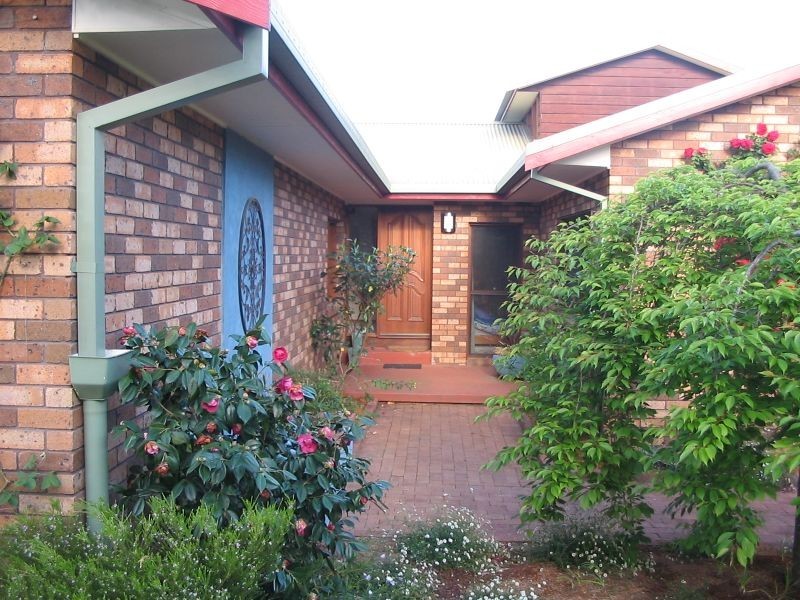 72 Gillcrest Drive, Bega NSW 2550