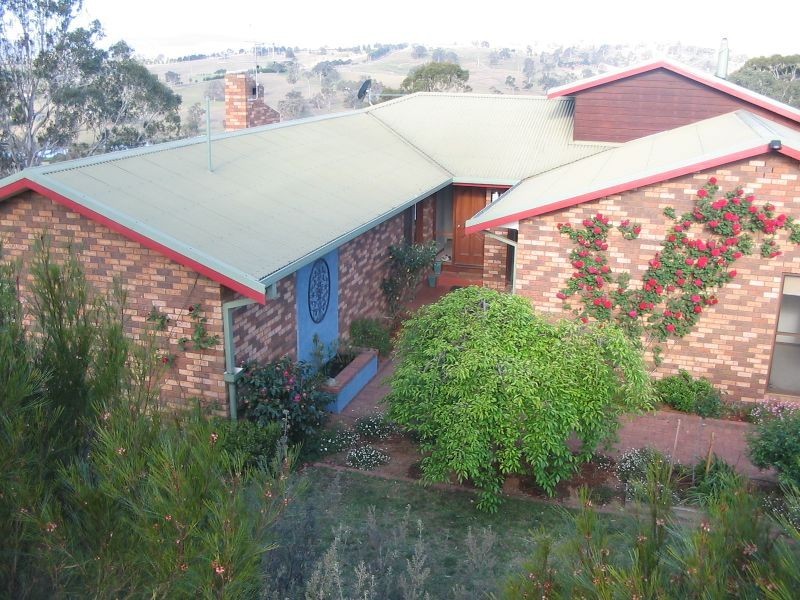 72 Gillcrest Drive, Bega NSW 2550