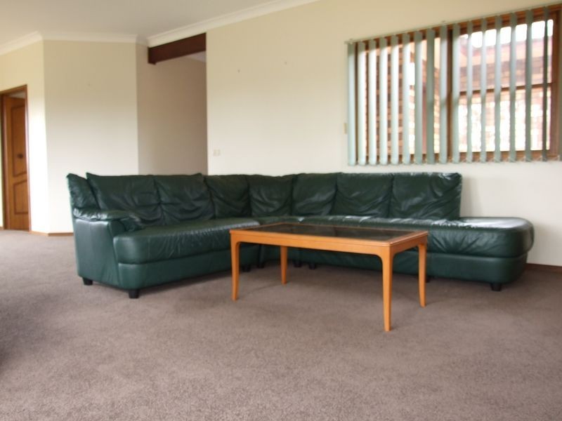 72 Gillcrest Drive, Bega NSW 2550