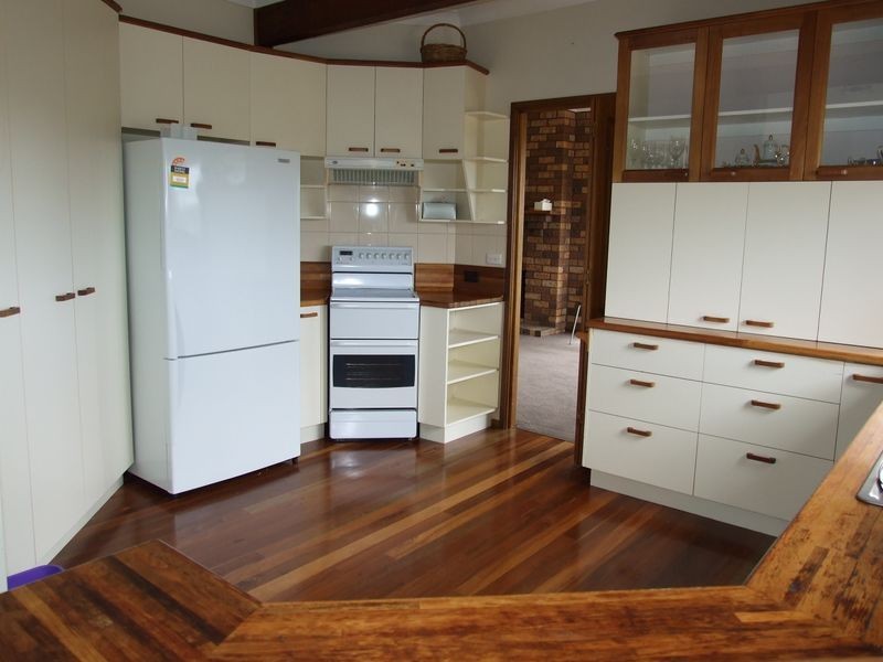 72 Gillcrest Drive, Bega NSW 2550