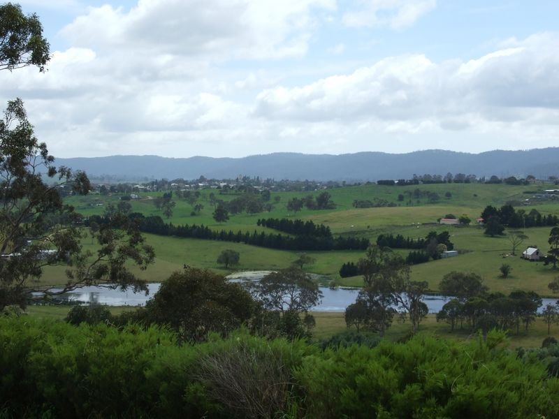 72 Gillcrest Drive, Bega NSW 2550
