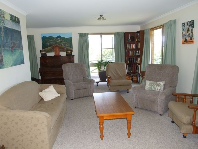 40 Redgum Close, Bega NSW 2550