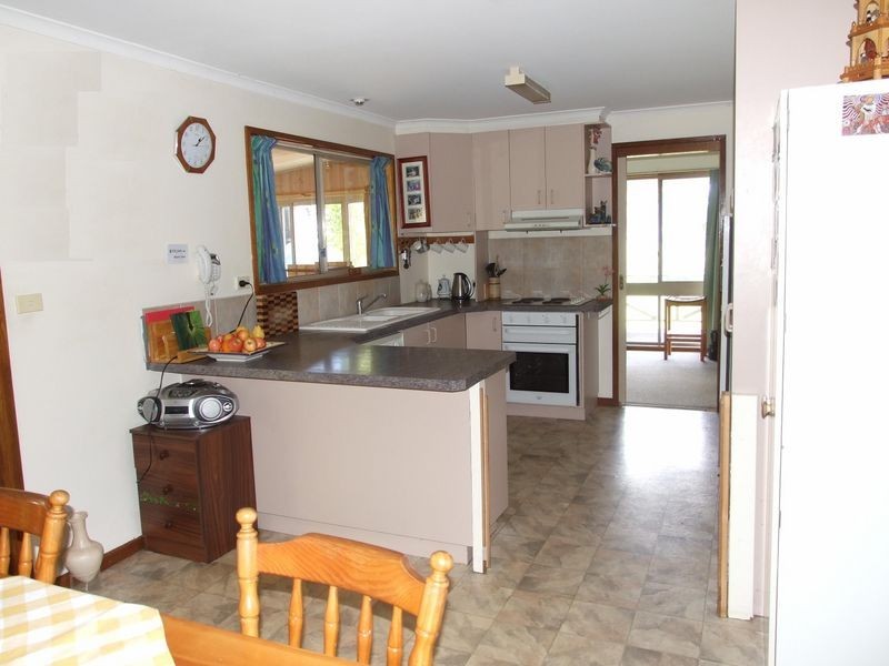 40 Redgum Close, Bega NSW 2550