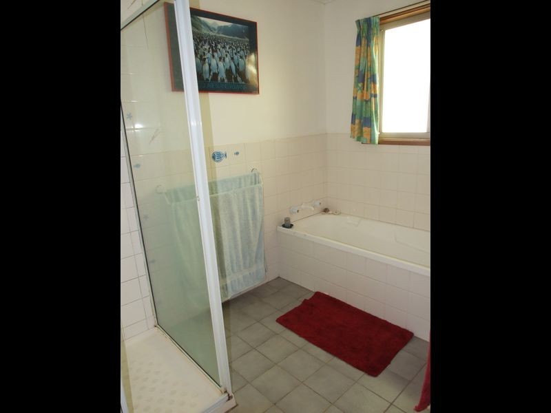 40 Redgum Close, Bega NSW 2550
