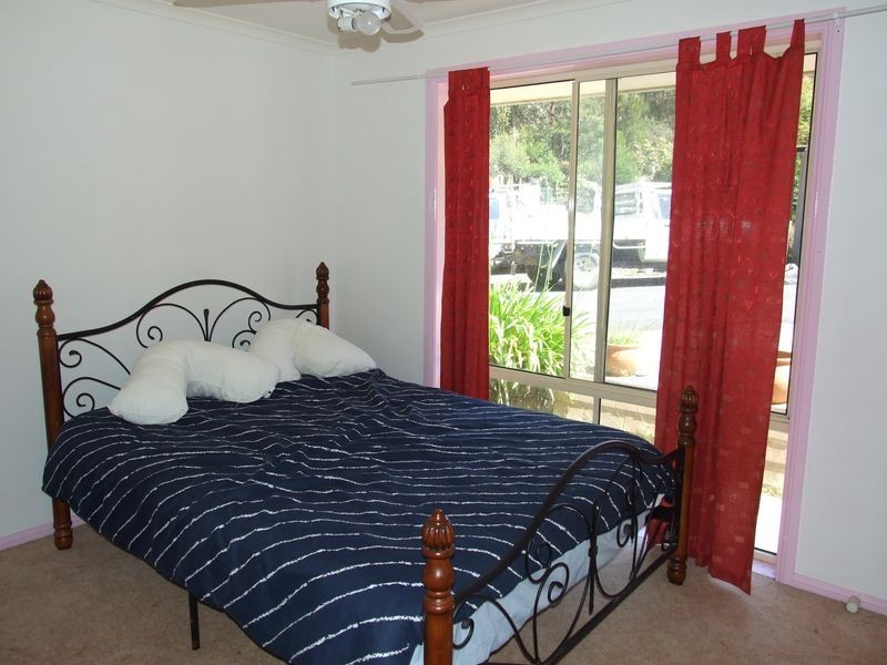 28 Strathmore Crescent, Kalaru NSW 2550