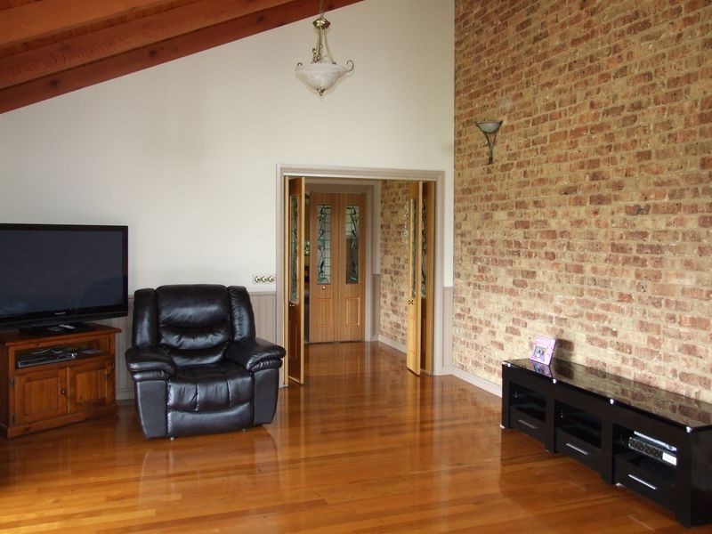 72 Mountview Close, Bega NSW 2550