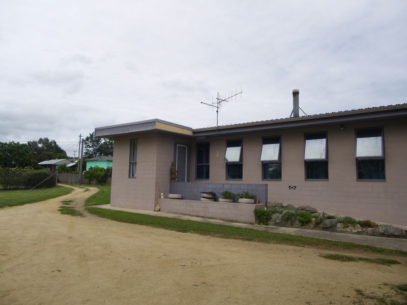 75 Valley Street, Bega NSW 2550