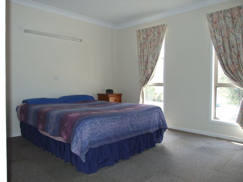 28 Rawlinson Street, Bega NSW 2550
