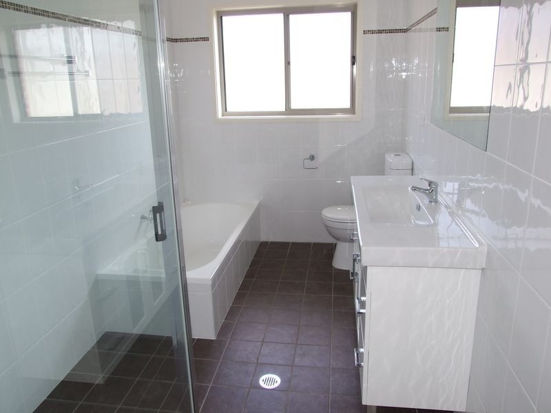 Unit 1 / 4 Thawa Close, Bega NSW 2550