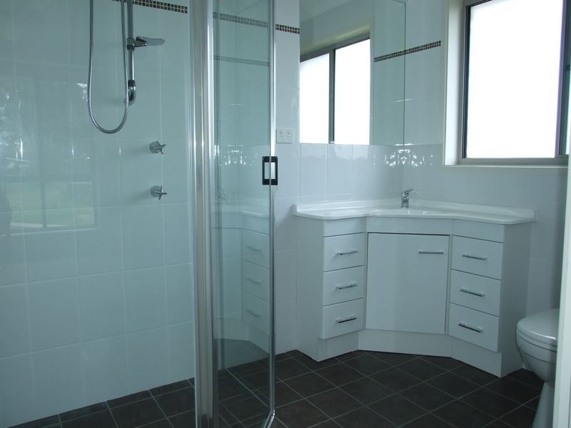 Unit 1 / 4 Thawa Close, Bega NSW 2550