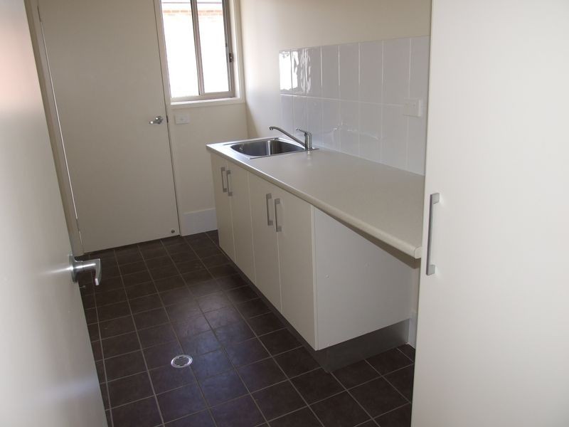 Unit 1 / 4 Thawa Close, Bega NSW 2550