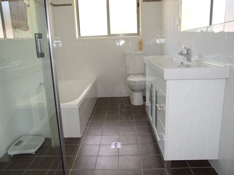 Unit 2 / 4 Thawa Close, Bega NSW 2550