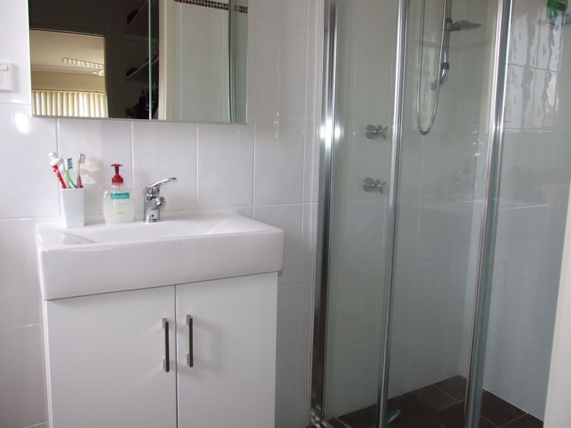 Unit 2 / 4 Thawa Close, Bega NSW 2550