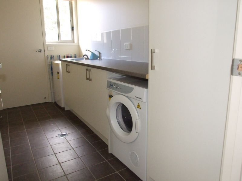 Unit 2 / 4 Thawa Close, Bega NSW 2550