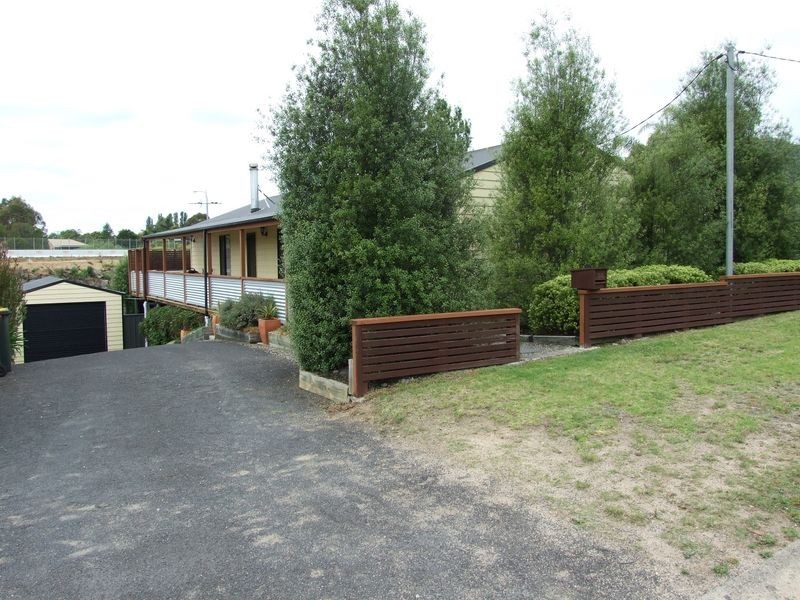 52 Valley Street, Bega NSW 2550