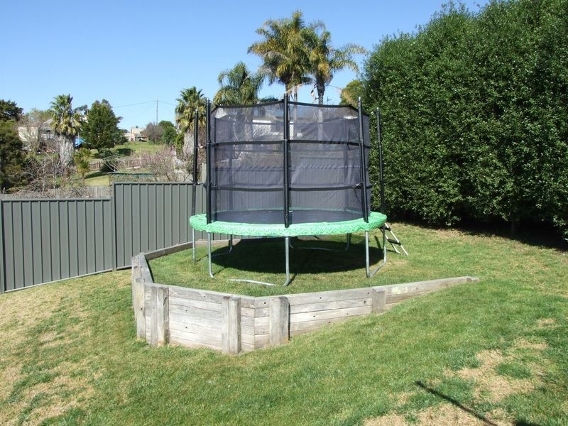 52 Valley Street, Bega NSW 2550