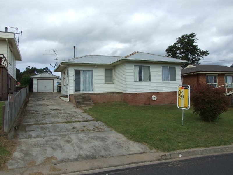 12 Mecklenberg Street, Bega NSW 2550