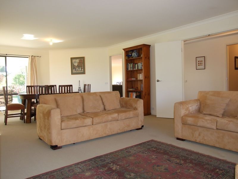 3 Denison Close, Bega NSW 2550