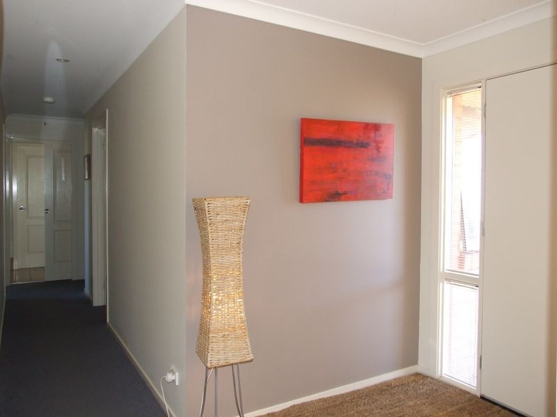 9 Bridle Place, Bega NSW 2550