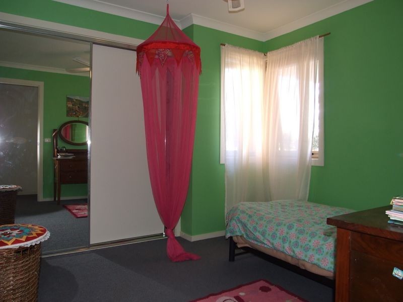 9 Bridle Place, Bega NSW 2550