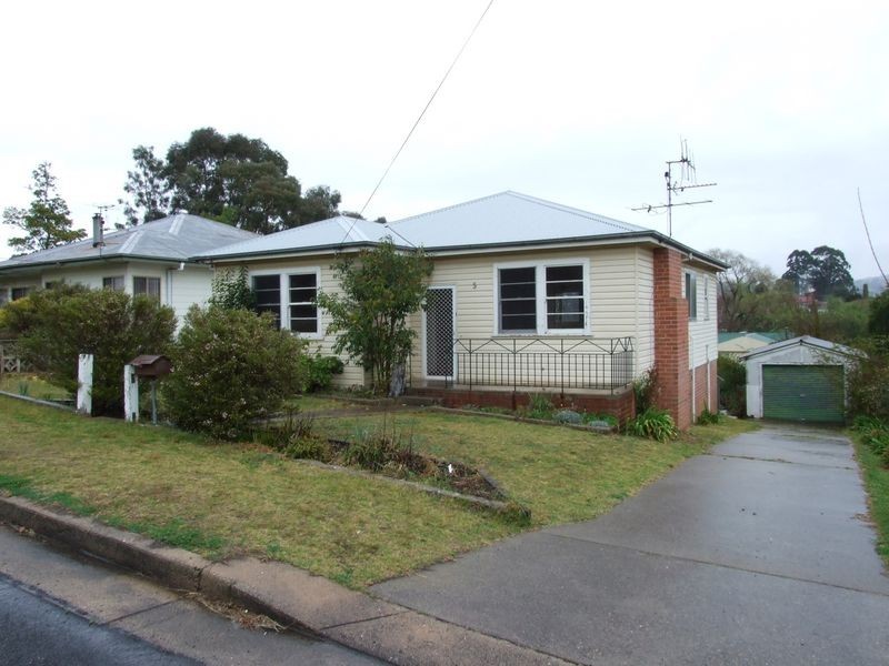 5 Wallace Street, Bega NSW 2550