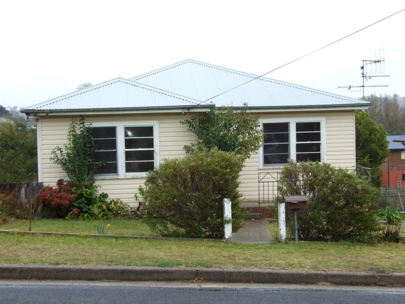 5 Wallace Street, Bega NSW 2550