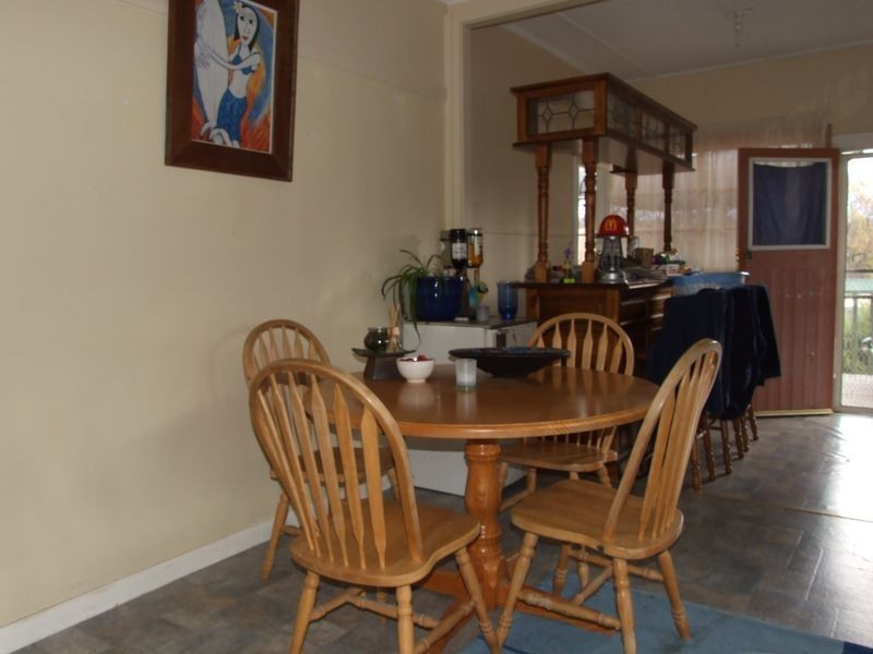 5 Wallace Street, Bega NSW 2550