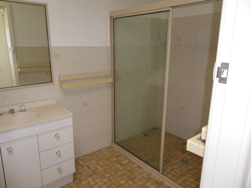 Upstairs/192 Carp Street, Bega NSW 2550