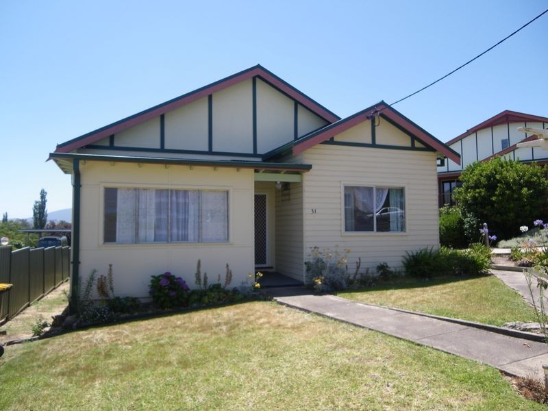 31 Bega Street, Bega NSW 2550