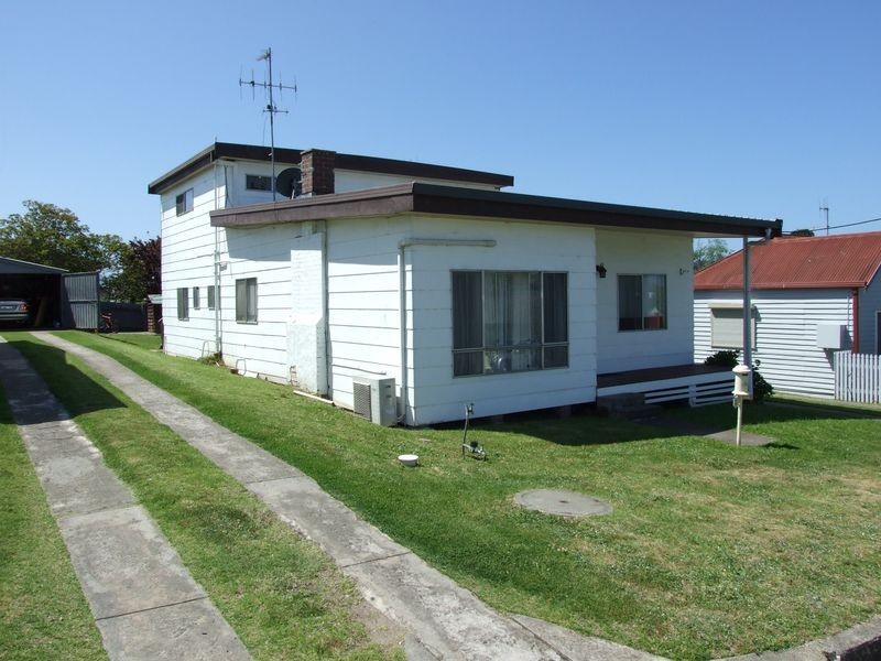 5 Sattler Street, Bega NSW 2550