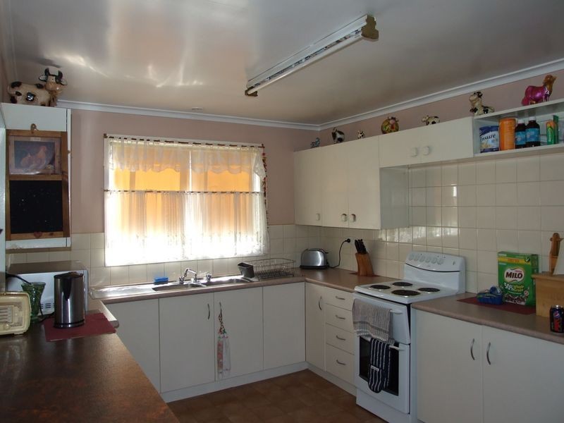 5 Sattler Street, Bega NSW 2550