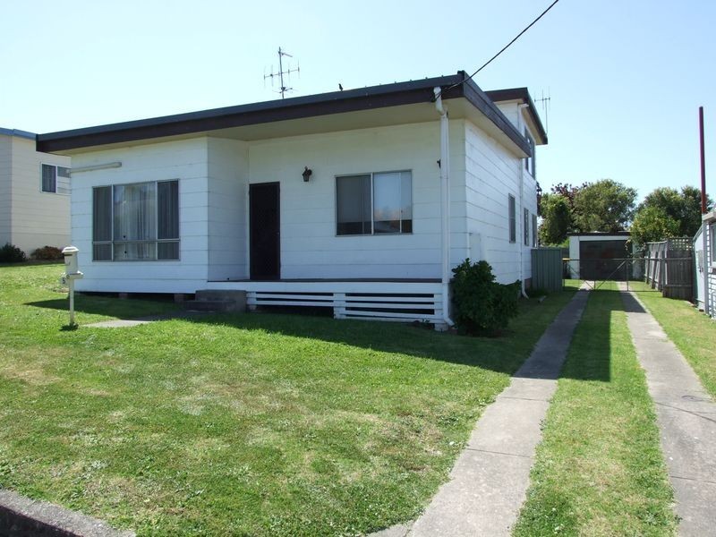 5 Sattler Street, Bega NSW 2550
