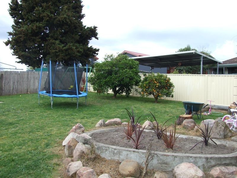 60 Ravenswood Street, Bega NSW 2550