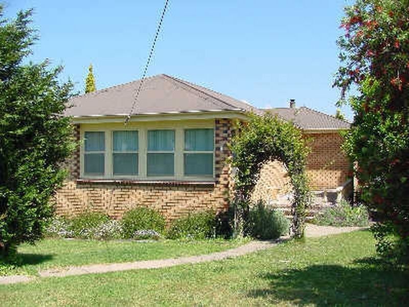 17 Mecklenberg Street, Bega NSW 2550