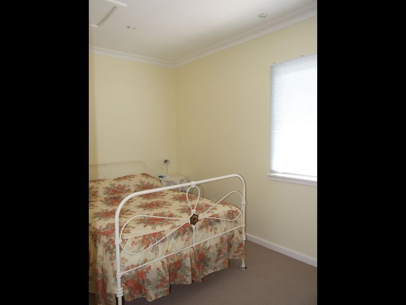 60 Upper Street, Bega NSW 2550