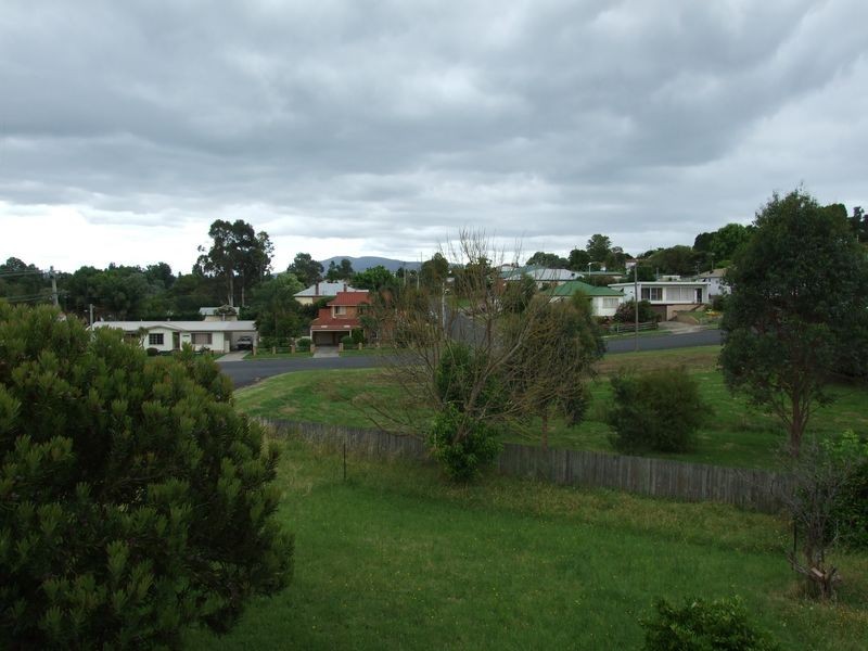 4 Watson Street, Bega NSW 2550
