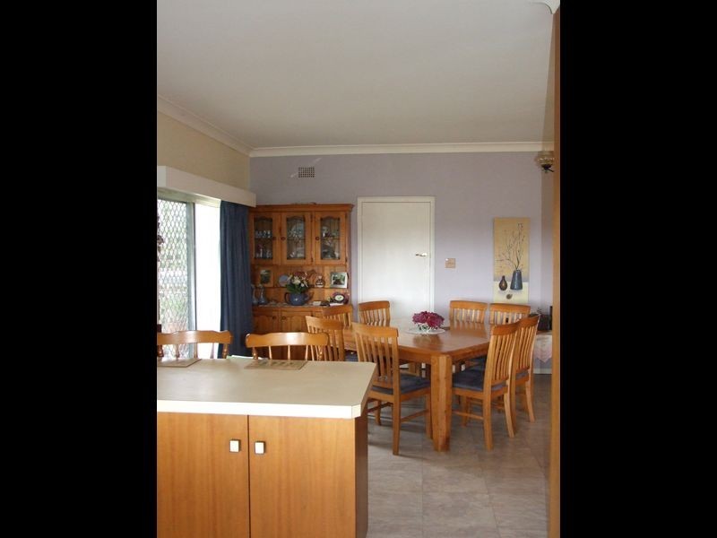 4 Watson Street, Bega NSW 2550