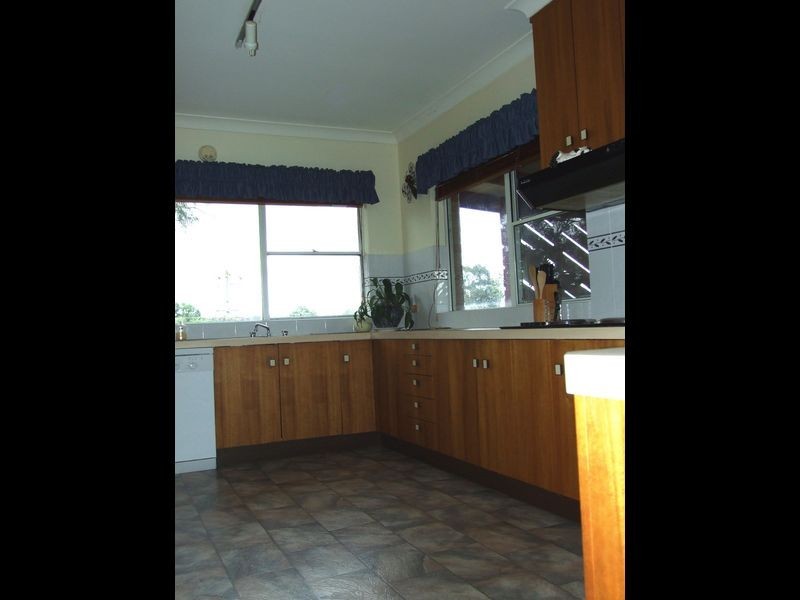 4 Watson Street, Bega NSW 2550