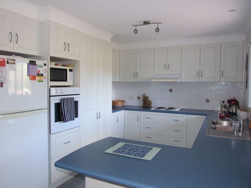 73 Max Slater Drive, Bega NSW 2550
