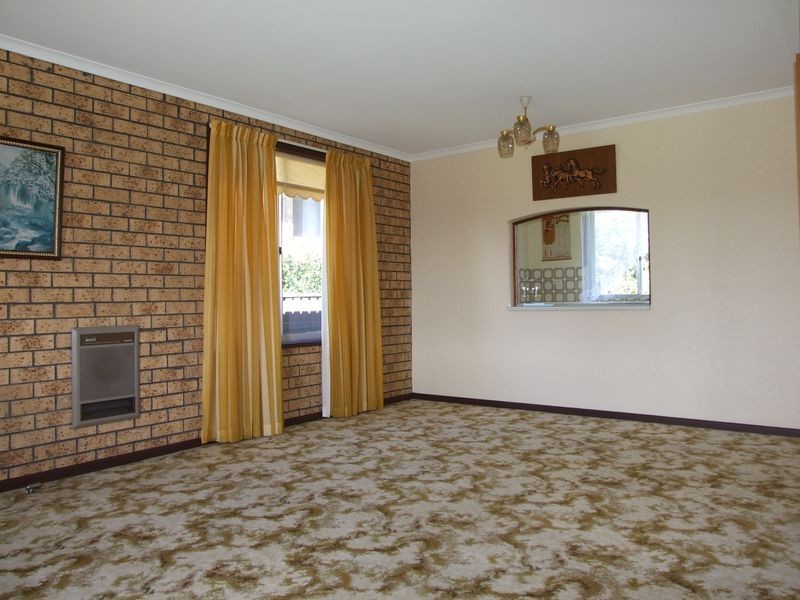 98 Lynjohn Drive, Bega NSW 2550