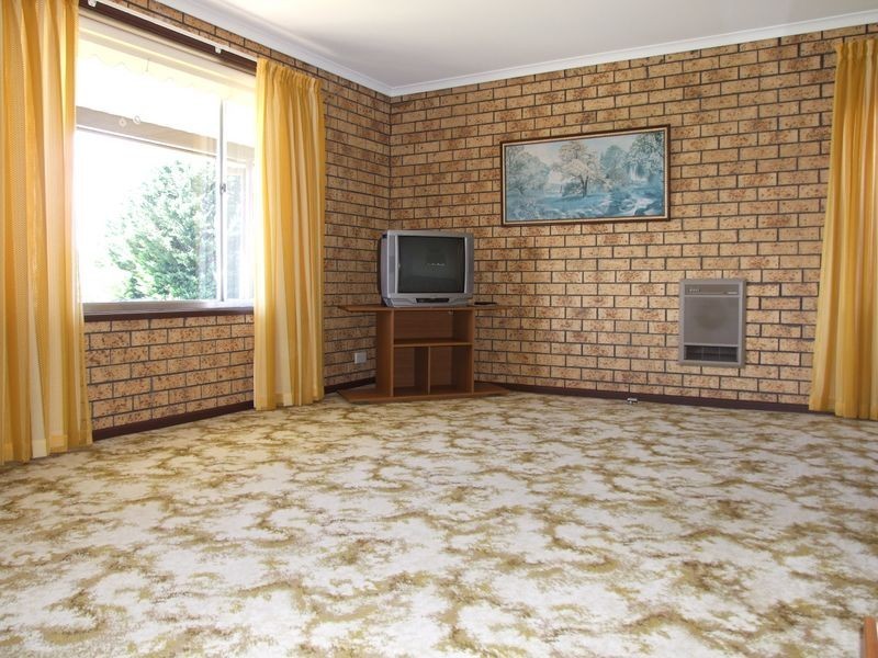 98 Lynjohn Drive, Bega NSW 2550