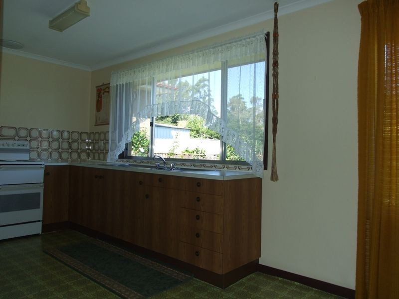 98 Lynjohn Drive, Bega NSW 2550