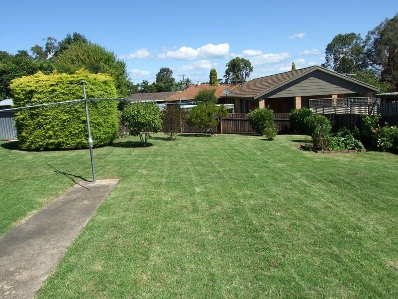 98 Lynjohn Drive, Bega NSW 2550
