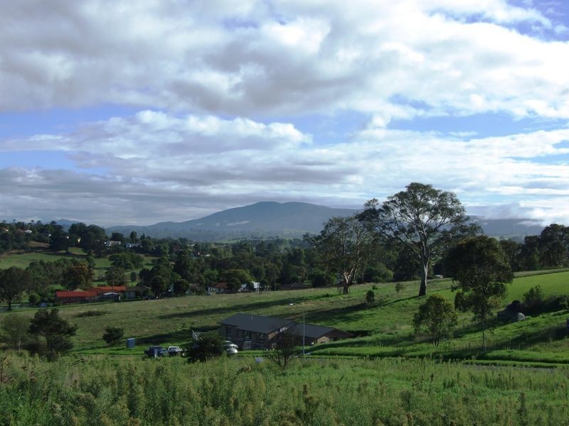 75 Glen Mia Drive, Bega NSW 2550