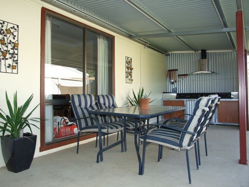 1 Watson Street, Bega NSW 2550
