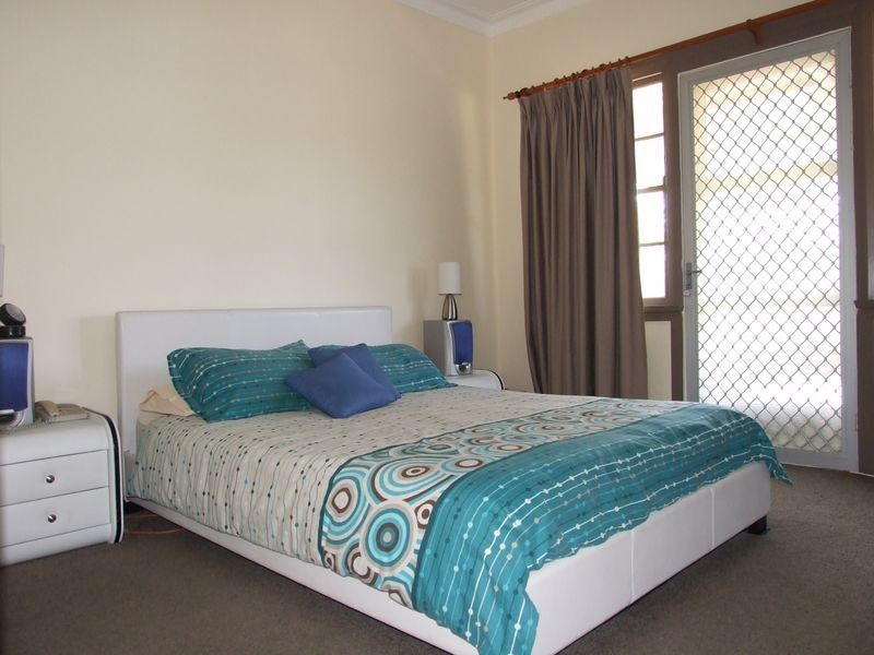 1 Watson Street, Bega NSW 2550