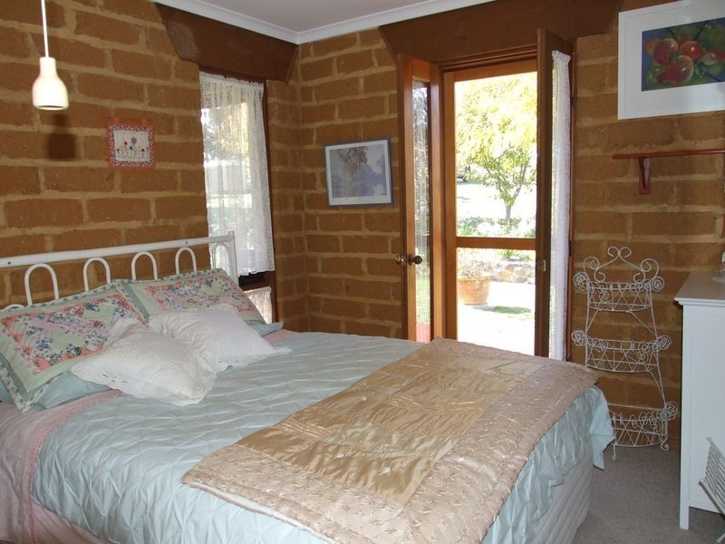 55 Finucanes Lane, Bega NSW 2550