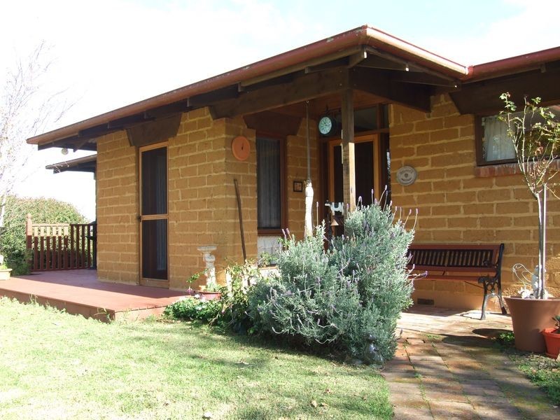 55 Finucanes Lane, Bega NSW 2550